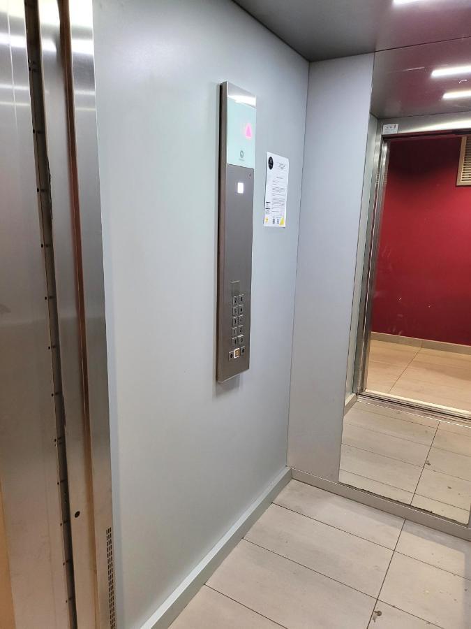 III Appart 2 Pieces, Neuf 200 M De Gare Parking Netflix Evry Courcouronnes Bagian luar foto