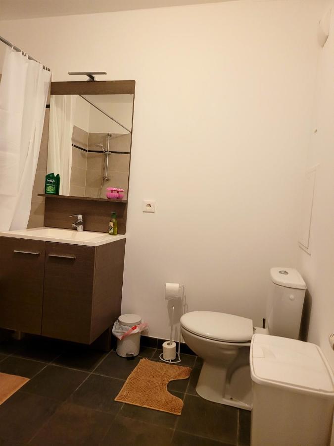 III Appart 2 Pieces, Neuf 200 M De Gare Parking Netflix Evry Courcouronnes Bagian luar foto