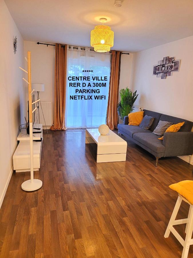 III Appart 2 Pieces, Neuf 200 M De Gare Parking Netflix Evry Courcouronnes Bagian luar foto